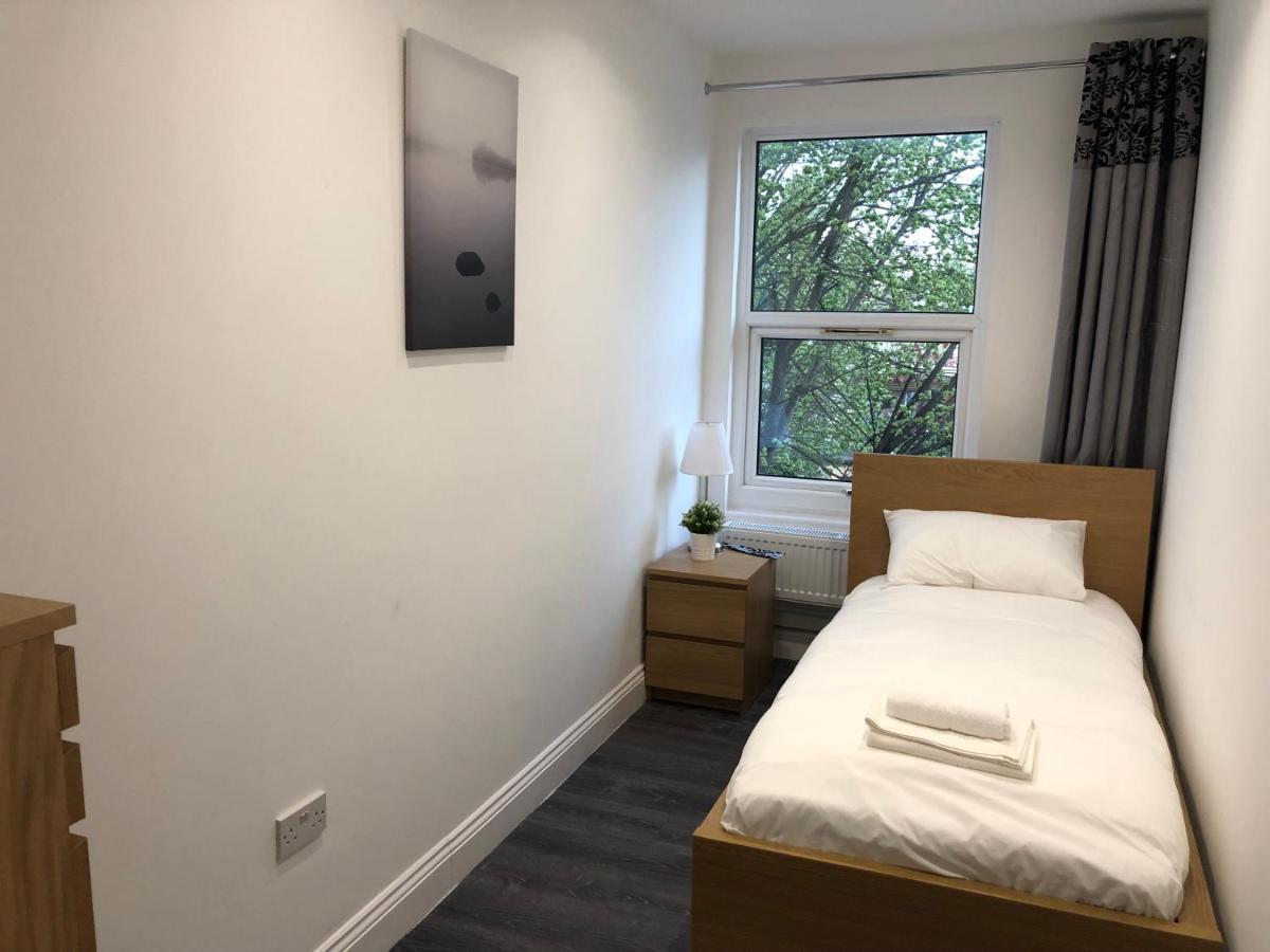 The Broadway Hotel - London Heathrow Southall Zewnętrze zdjęcie