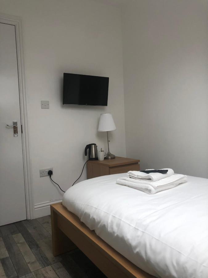 The Broadway Hotel - London Heathrow Southall Zewnętrze zdjęcie
